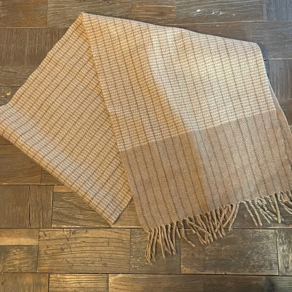 Vintage Echo Cashmere Houndstooth Fringe Scarf🖤